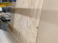 Partij hout- en plaatmateriaal op 3x bok - afbeelding 4 van  10