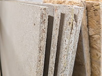 Partij hout- en plaatmateriaal op 3x bok - afbeelding 6 van  10