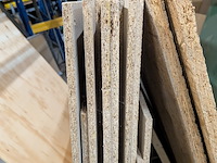 Partij hout- en plaatmateriaal op 3x bok - afbeelding 7 van  10