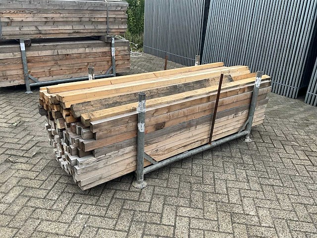 Partij hout balken - afbeelding 1 van  4