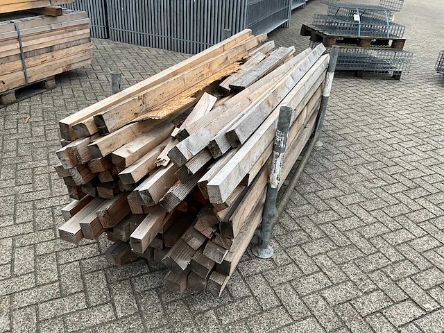 Partij hout balken - afbeelding 2 van  4