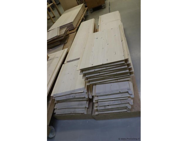 Partij hout, diverse soorten en maten - afbeelding 4 van  11
