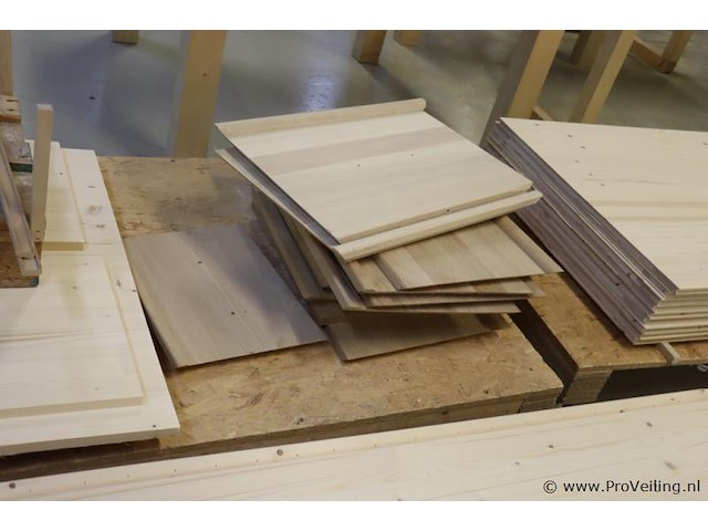 Partij hout, diverse soorten en maten - afbeelding 6 van  11