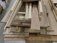 Partij hout, diverse soorten en maten - afbeelding 2 van  13