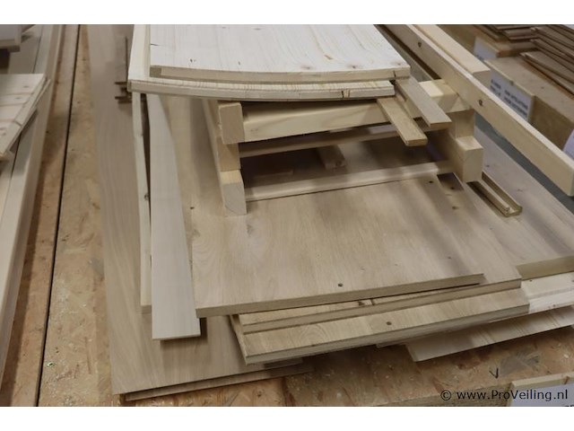 Partij hout, diverse soorten en maten - afbeelding 5 van  13