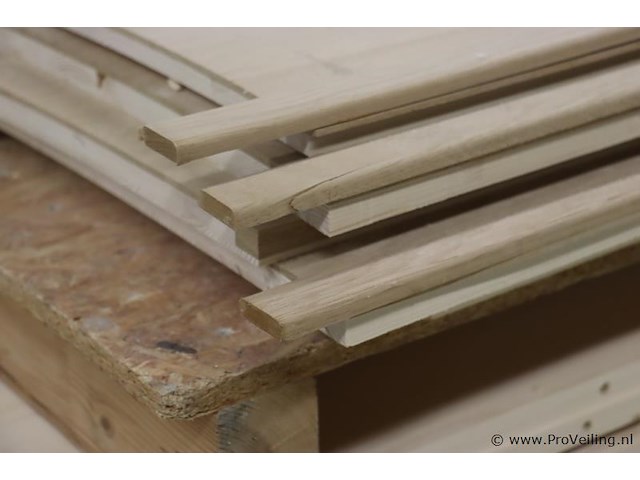 Partij hout, diverse soorten en maten - afbeelding 9 van  13