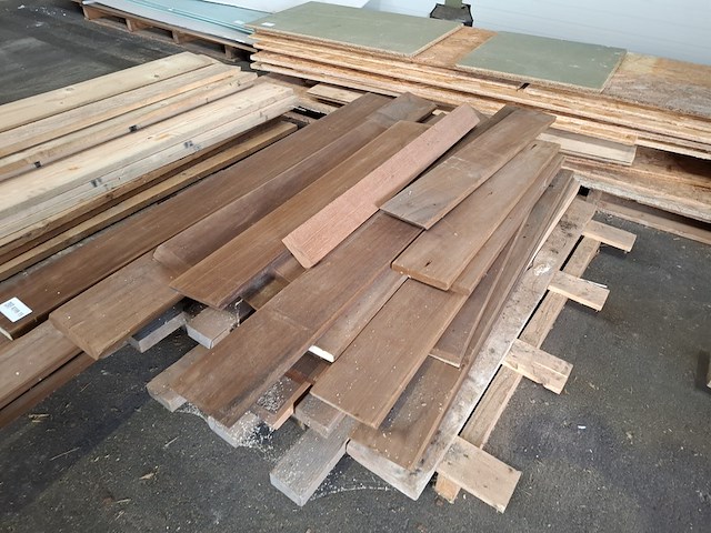 Partij hout en gips - afbeelding 6 van  20