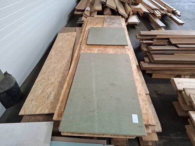 Partij hout en gips - afbeelding 10 van  20