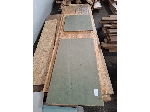 Partij hout en gips - afbeelding 11 van  20