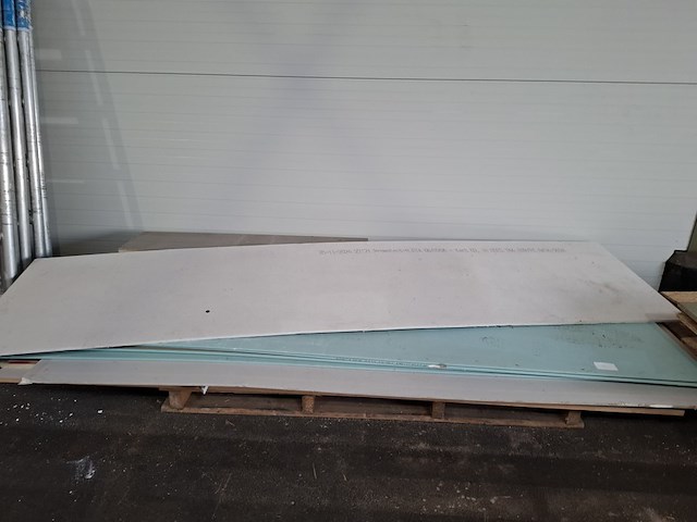 Partij hout en gips - afbeelding 14 van  20