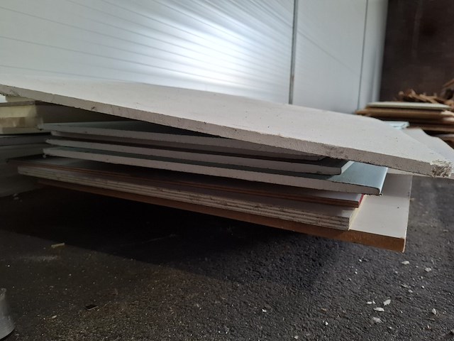 Partij hout en gips - afbeelding 16 van  20