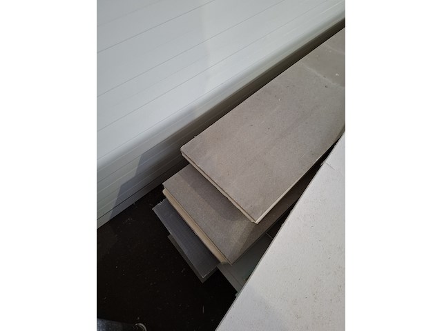 Partij hout en gips - afbeelding 17 van  20