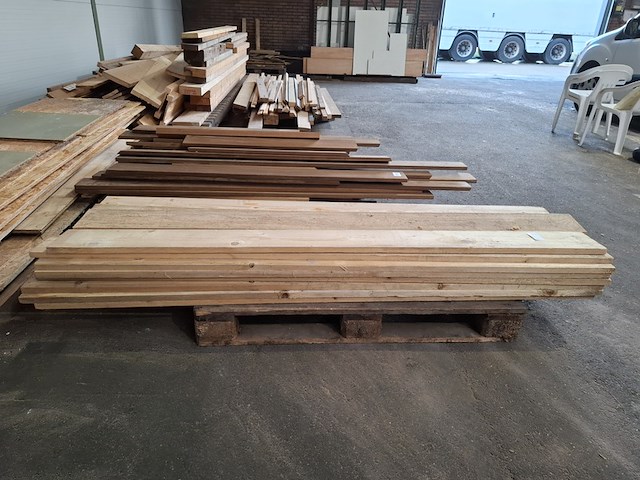 Partij hout en gips - afbeelding 19 van  20