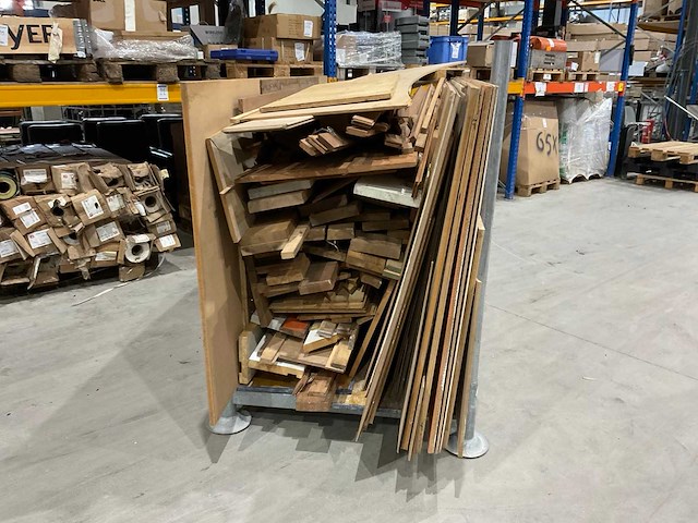 Partij hout en houten platen - afbeelding 4 van  7