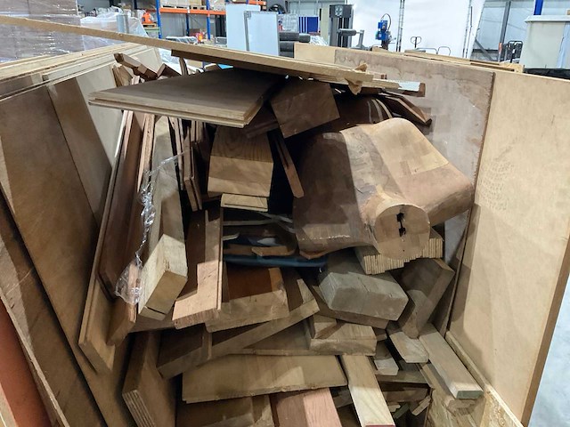 Partij hout en houten platen - afbeelding 6 van  7
