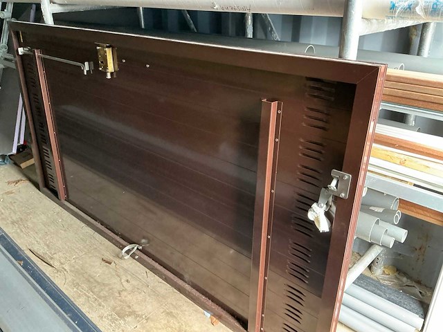 Partij hout en installatie materiaal - afbeelding 6 van  6