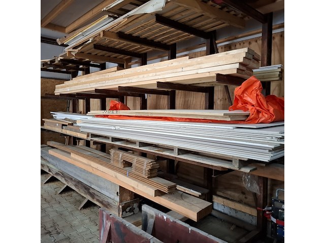 Partij hout en plaatmateriaal - afbeelding 1 van  14