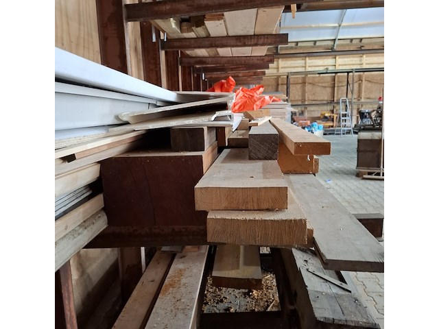 Partij hout en plaatmateriaal - afbeelding 8 van  14