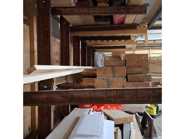 Partij hout en plaatmateriaal - afbeelding 2 van  9