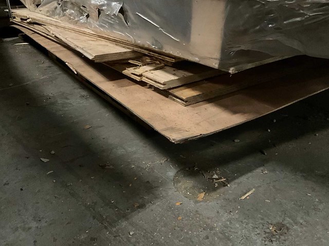 Partij hout o.a. underlayment, hardboard, spaanplaat - afbeelding 6 van  7