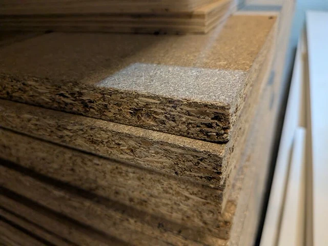 Partij hout plaatmateriaal en balken | beursstand - afbeelding 3 van  14