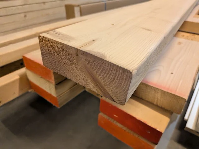 Partij hout plaatmateriaal en balken | beursstand - afbeelding 11 van  14