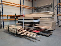 Partij hout plaatmateriaal en balken - afbeelding 2 van  8
