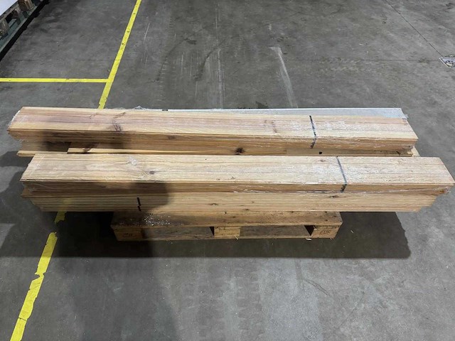 Partij hout - afbeelding 1 van  5