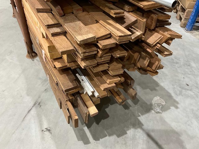 Partij hout - afbeelding 1 van  6