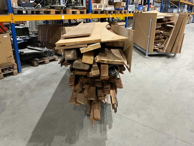 Partij hout - afbeelding 2 van  6