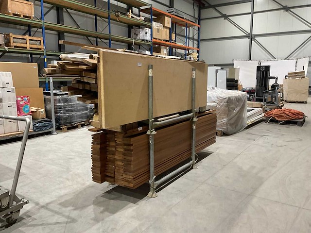 Partij hout - afbeelding 2 van  8