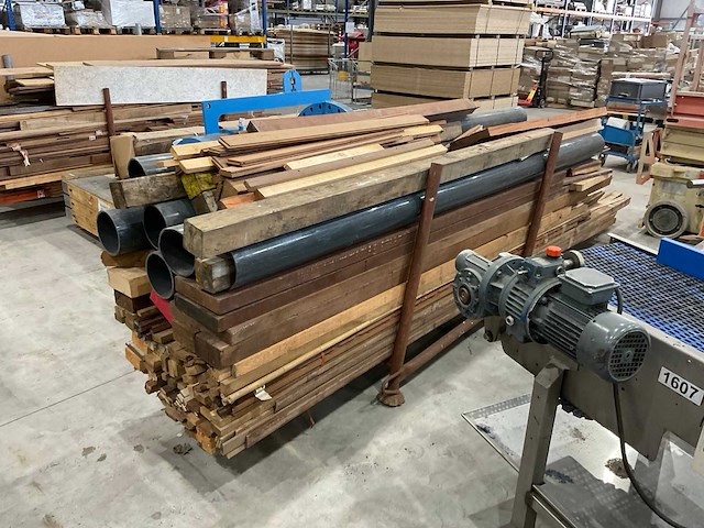 Partij hout - afbeelding 4 van  4