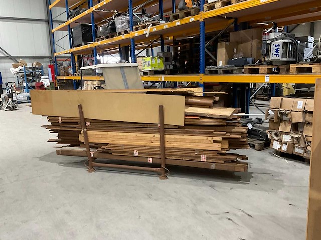 Partij hout - afbeelding 2 van  6