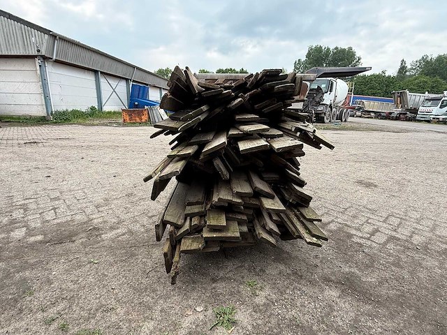 Partij hout - afbeelding 4 van  5