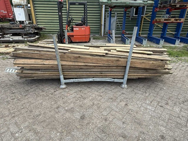 Partij hout - afbeelding 1 van  6