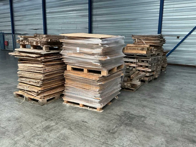 Partij hout - afbeelding 1 van  13