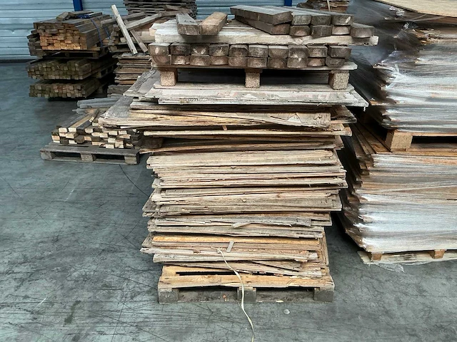 Partij hout - afbeelding 6 van  13