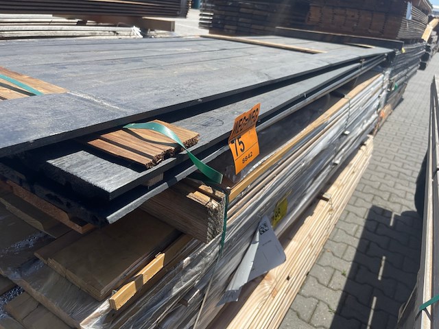 Partij hout - afbeelding 2 van  3