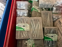 Partij houtbouten, moeren. - afbeelding 4 van  10