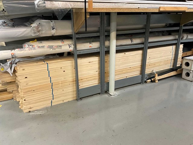 Partij houten afwerklatten - afbeelding 3 van  4