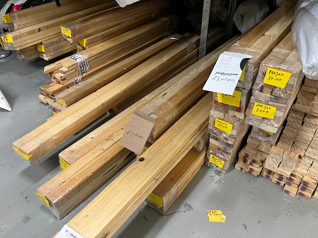 Partij houten afwerklatten - afbeelding 4 van  4