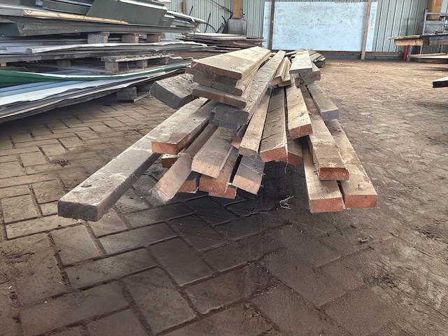 Partij houten balken en planken - afbeelding 5 van  5