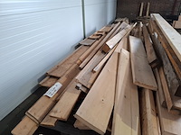 Partij houten balken en planken - afbeelding 2 van  18