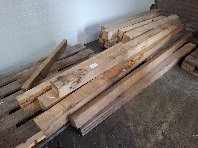 Partij houten balken en planken - afbeelding 9 van  18