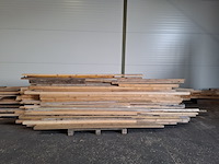 Partij houten balken en planken - afbeelding 1 van  18