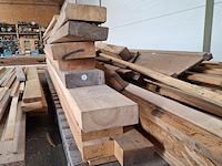 Partij houten balken en planken - afbeelding 15 van  18