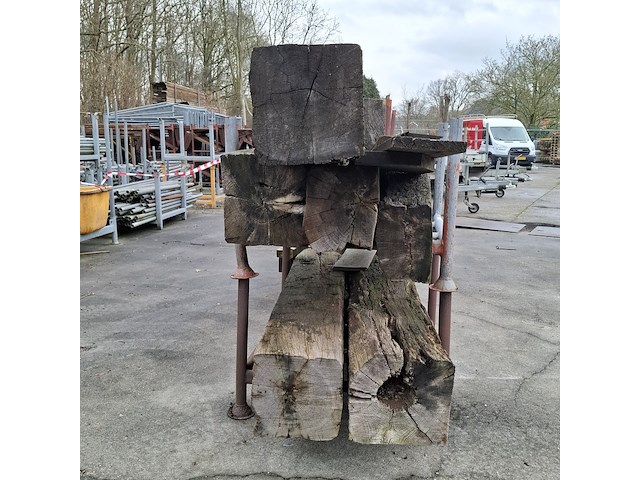 Partij houten balken en planken - afbeelding 2 van  6