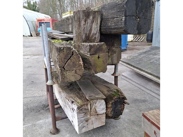 Partij houten balken en planken - afbeelding 4 van  6