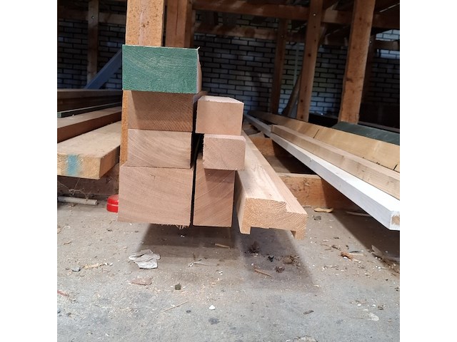 Partij houten balken in 3x vak - afbeelding 4 van  9