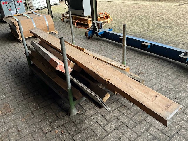 Partij houten balken - afbeelding 3 van  3